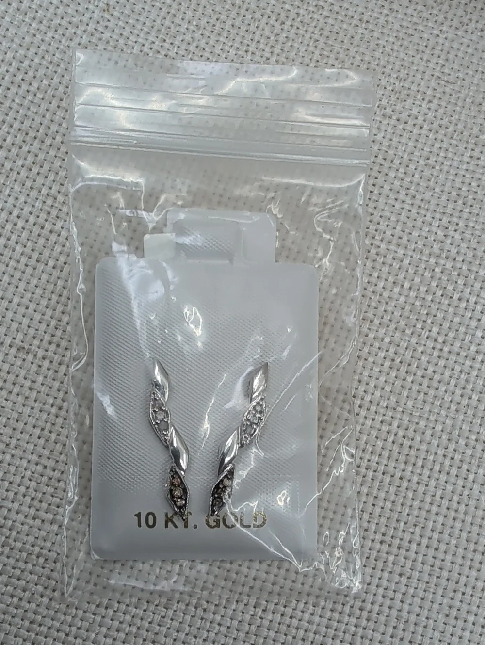 10K Solid White Gold Champagne & White Diamond Twist Drop Earrings 0.20 CTW
